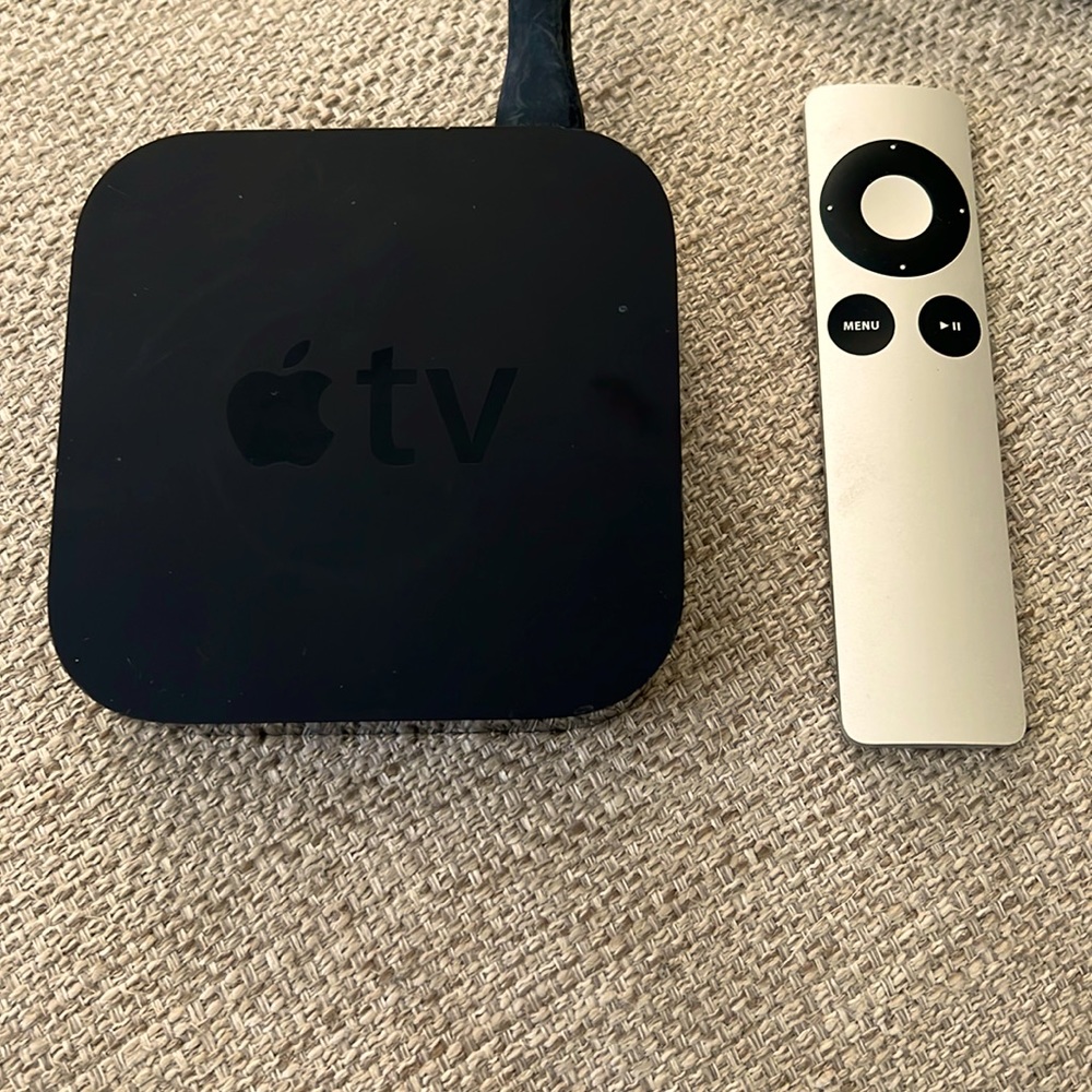 Apple TV with remote - 3rd Gen